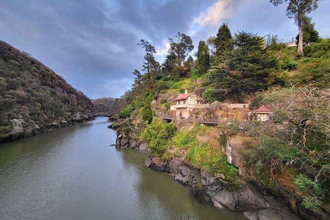 10 Days Ultimate Guided Tour of Tasmania - Comfort Tour - Freycinet National Park and a Hobart base with wildlife and heritage