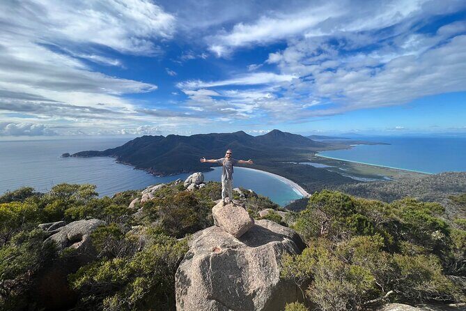 6-Day Tasmanian Explorer Adventure Tour from Hobart - Day 4: Cataract Gorge wallabies, St Helens lunch, Bay of Fires coast, and penguin country in Bicheno