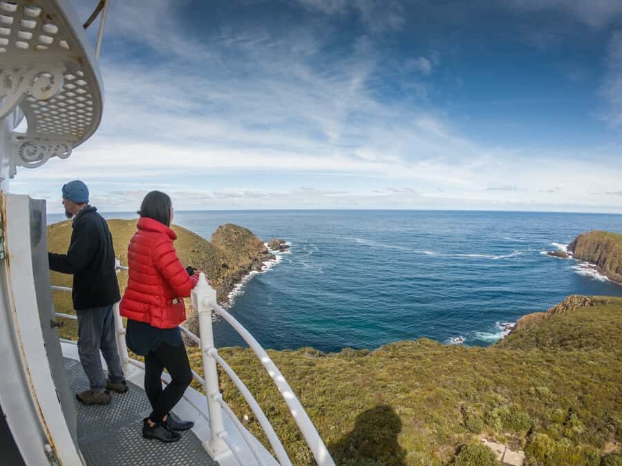 Bruny Island: Cape Bruny Lighthouse Tour - Meet at the lighthouse entrance: what the guide sets up in minutes