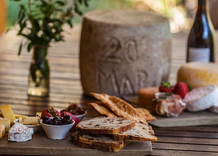 Bruny Island Traveller - Gourmet Tasting and Sightseeing Day Trip from Hobart - Should you book Bruny Island Traveller?