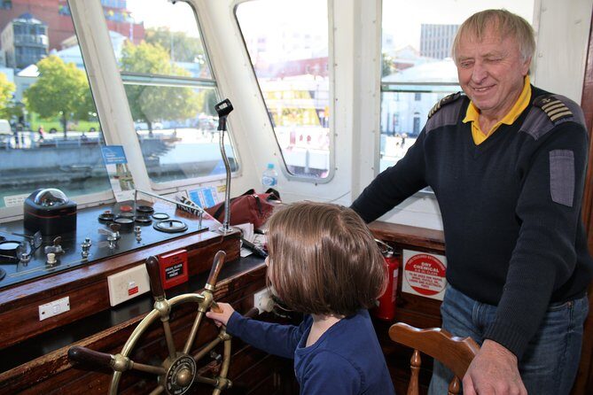Derwent River Historic Harbour Cruise From Hobart - Lunch and dinner options: what’s included, and how to pick the right meal time