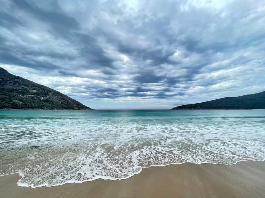From Hobart: 5-Day Tasmania West & East Coast Tour - Day 5: Wineglass Bay lookout first, then Freycinet beaches to Hobart