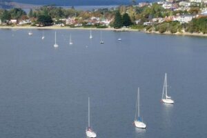 Hobart City Flight Including Mt Wellington and Derwent River - Starting at Par Avion in Cambridge: Quick Setup, Small Plane Energy