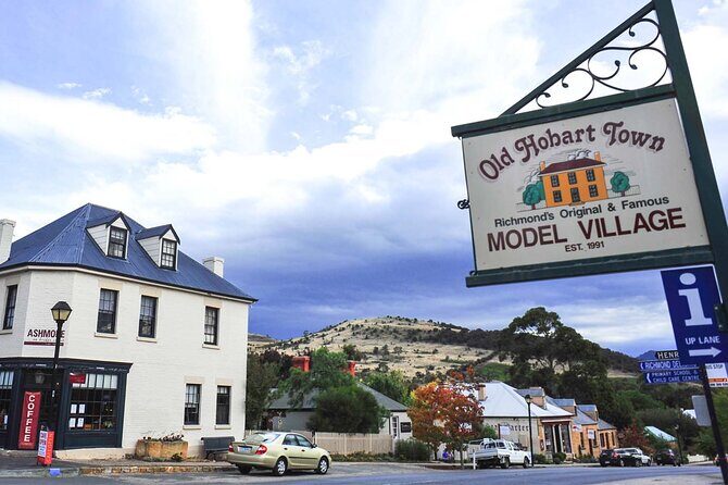 Hobart Hop-On Hop-Off Bus & Richmond Village Tour - The Driver Makes the Difference: Commentary, Style, and Punctuality