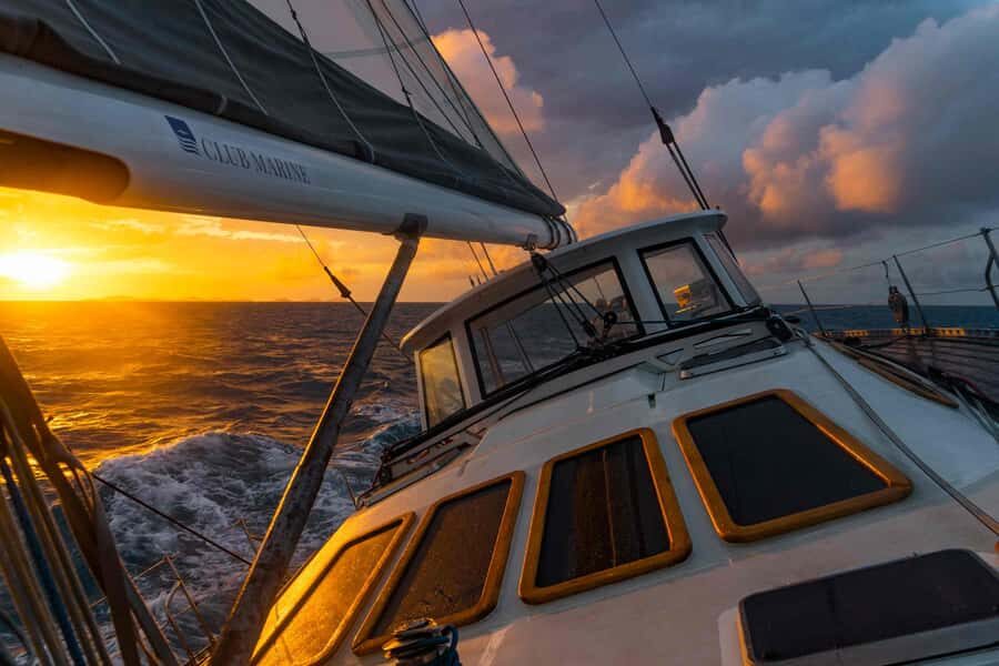 Hobart: Luxury Yacht Scenic Sailing Tour with Snacks - Taking the Helm: Real Sailing Instruction, Not a Photo Op
