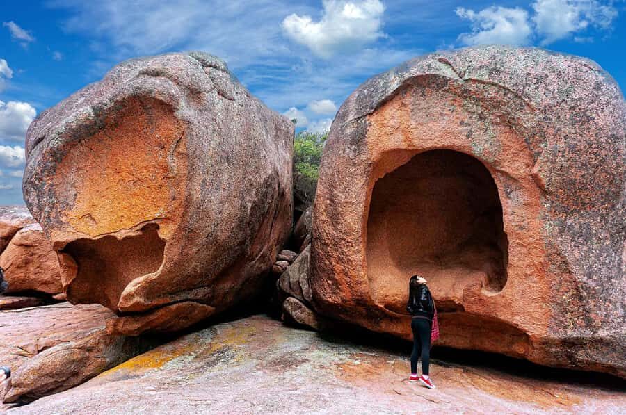 Hobart: Wineglass Bay, Freycinet Park, and Richmond Tour - Devil’s Corner Cellar Door: wine, local seafood, and warm food options