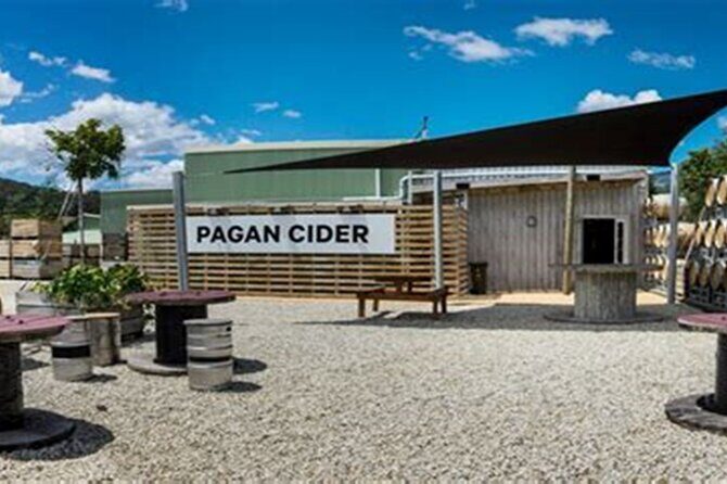 Huon Valley Wine and Cider Tour - Hobart and SE Tasmania - Willie Smith’s Apple Museum: cider tasting plus apple pie lunch