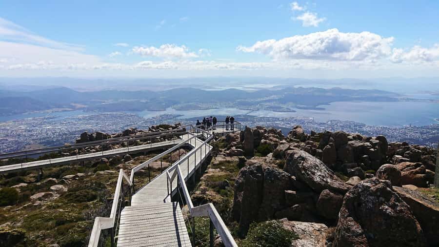 Kunanyi & Mt Wellington Explorer Bus: One-Way Bus Pass - Summit time at Kunanyi/Mt Wellington: where you control the mood