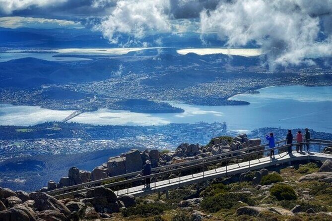 kunanyi/Mt Wellington Ultimate Experience Afternoon Tour - Weather, wind, and what to pack for Mt Wellington afternoons