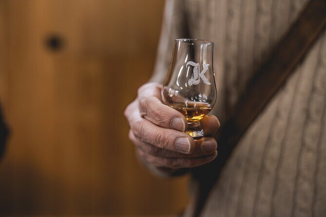 Private Tassie Distillery Tour - Tastings, Lunch and Morning Tea - Lunch in a rustic distillery loft: what food does for your taste buds